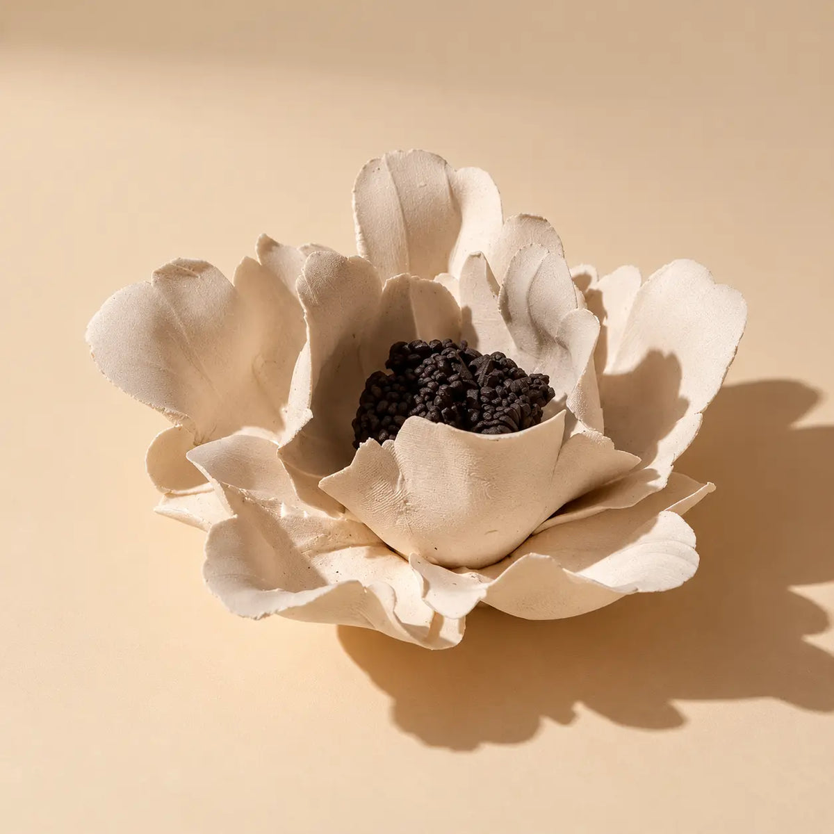 MORIVA-20261021-P005-01 | Hand-Pinched Porcelain Flower Incense Holder
