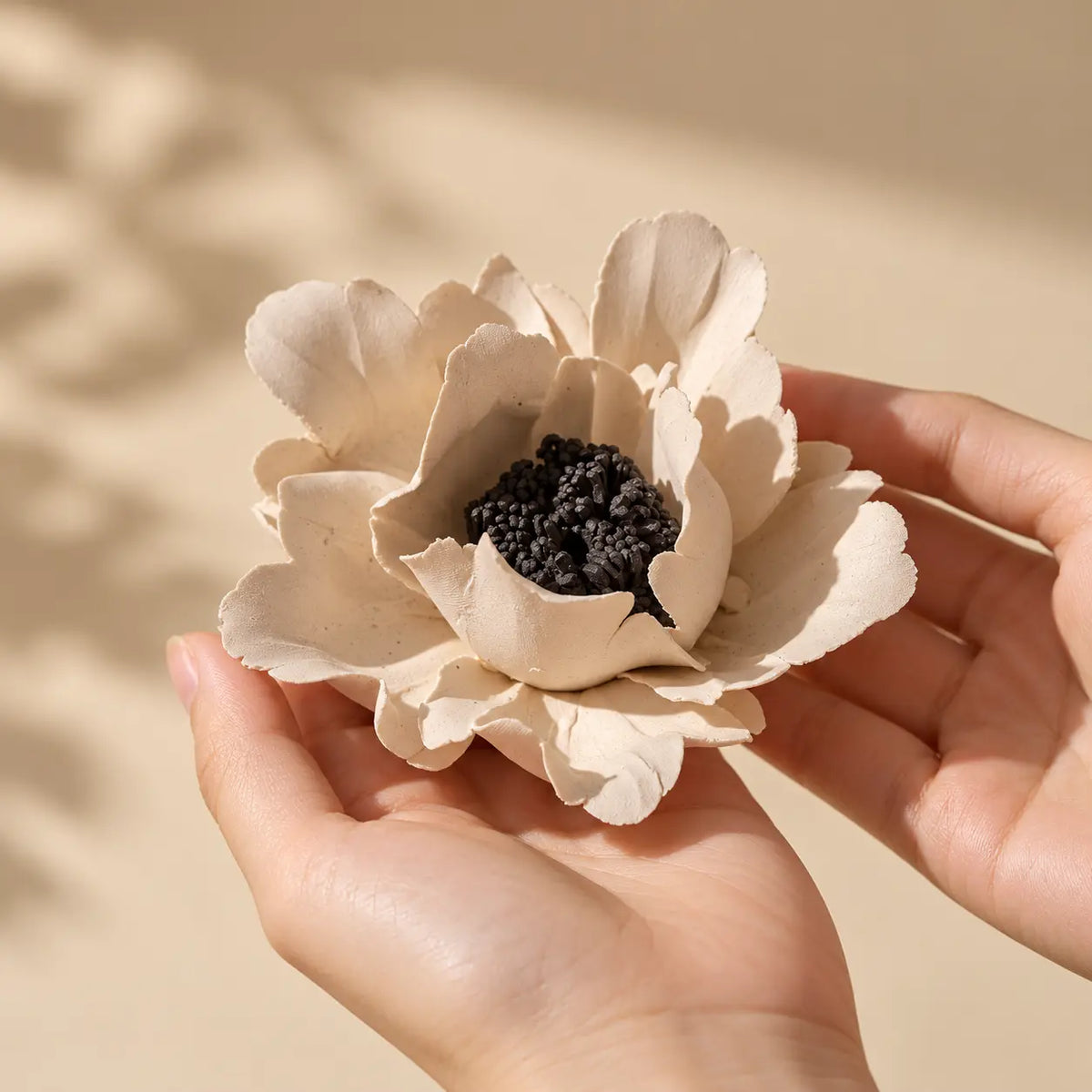 MORIVA-20261021-P005-05 | Hand-Pinched Porcelain Flower Incense Holder